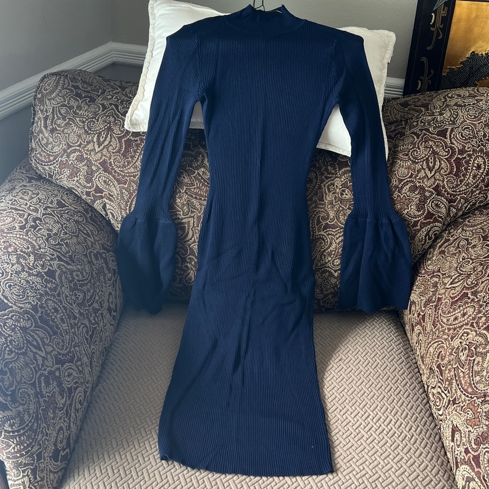 New never worn VENUS Elegant Blue Long-Sleeve size small knit Dress.